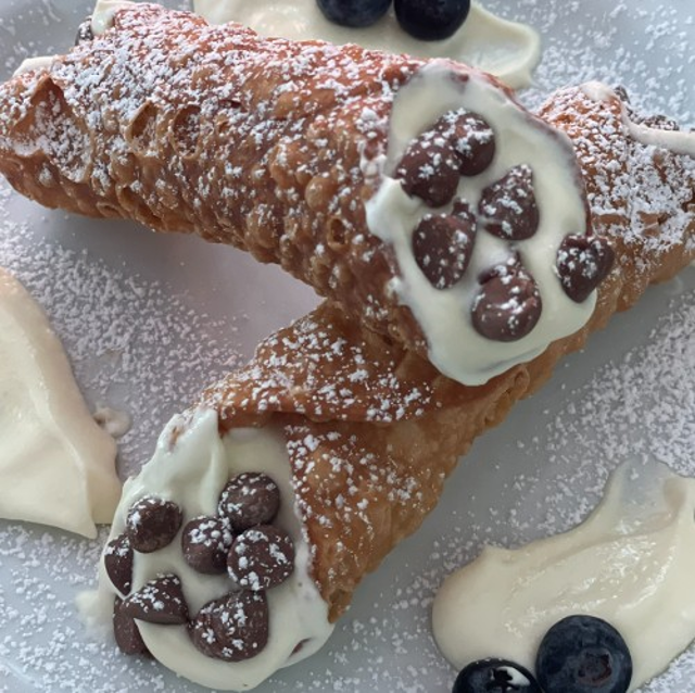 Cannoli (2).