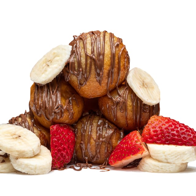 Strawnana chocolate ballers (strawb, banana, nutella).